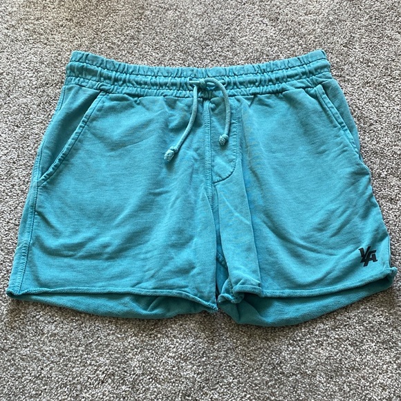 3 YLA Shorts - Picture 6 of 9